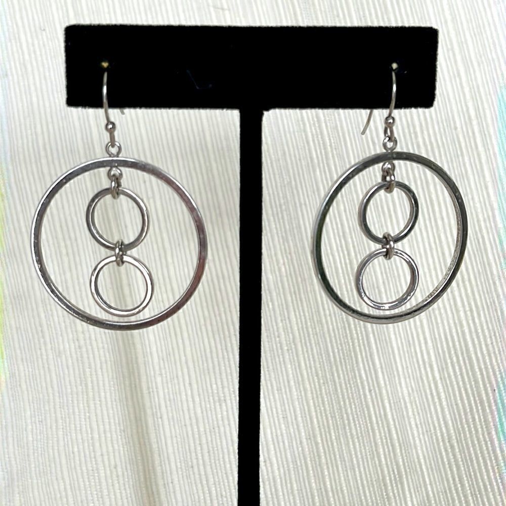 Simple Silver Tone Circle Earrings